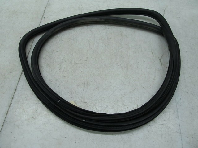  2013-2017 CHEVY TRAVERSE OEM RIGHT REAR WEATHER STRIP