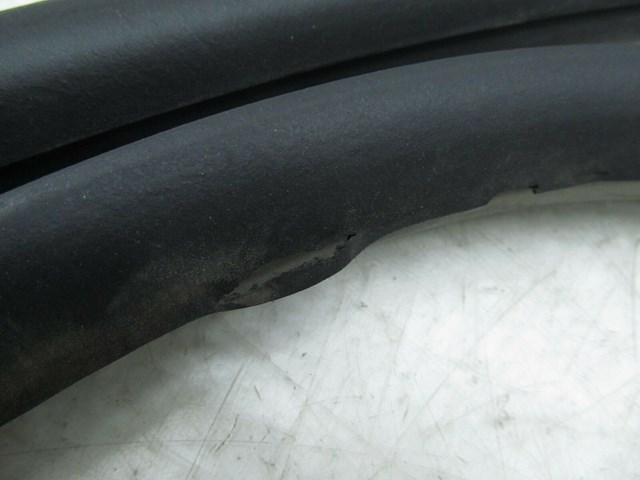  2013-2017 CHEVY TRAVERSE OEM RIGHT REAR WEATHER STRIP