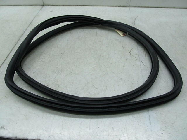  2013-2017 CHEVY TRAVERSE OEM RIGHT REAR WEATHER STRIP
