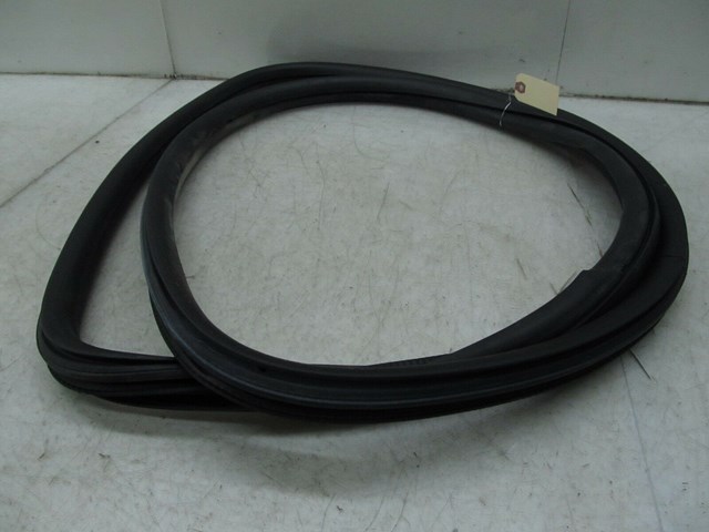  2013-2017 CHEVY TRAVERSE OEM RIGHT REAR WEATHER STRIP