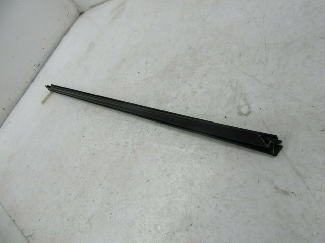 2012-2015 MERCEDES C350 COUPE OEM LEFT DRIVER DOOR GLASS INNER WEATHER STRIP