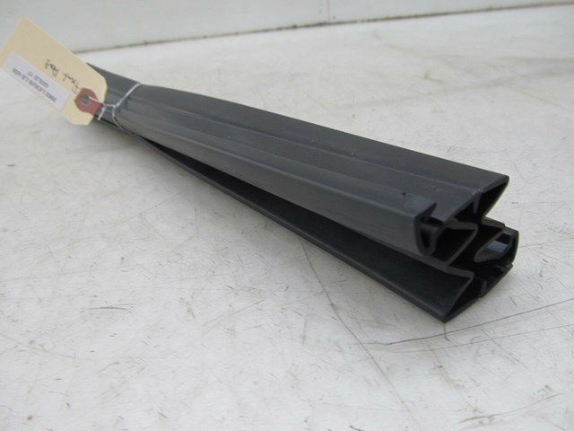   2001-2006 LEXUS LS430 OEM FRONT TOP OVERHEAD SUNROOF WEATHER STRIP SEAL