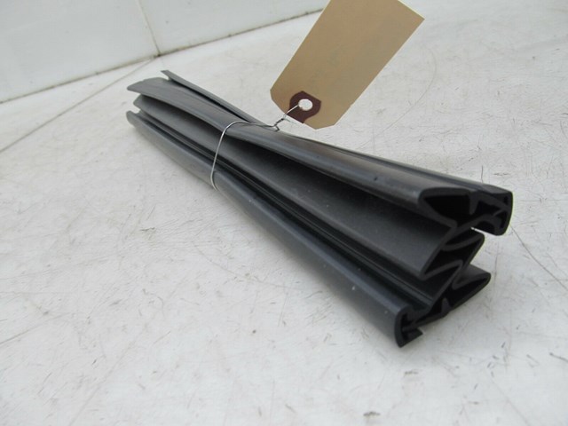   2001-2006 LEXUS LS430 OEM FRONT TOP OVERHEAD SUNROOF WEATHER STRIP SEAL