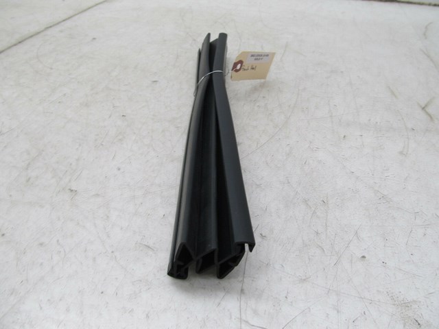   2001-2006 LEXUS LS430 OEM FRONT TOP OVERHEAD SUNROOF WEATHER STRIP SEAL