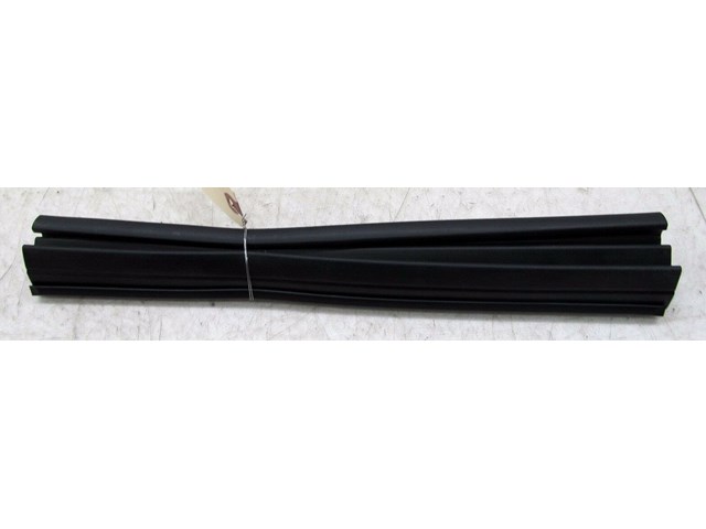   2001-2006 LEXUS LS430 OEM FRONT TOP OVERHEAD SUNROOF WEATHER STRIP SEAL