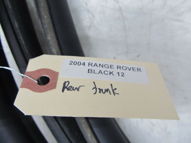2003-2006 RANGE ROVER HSE OEM REAR TRUNK WEATHER STRIP 