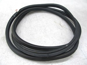 2003-2006 RANGE ROVER HSE OEM REAR TRUNK WEATHER STRIP 
