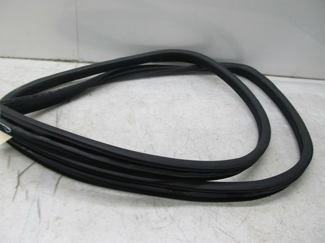 2007-2012 MERCEDES GL450 X164 OEM LEFT REAR DOOR WEATHER STRIP 