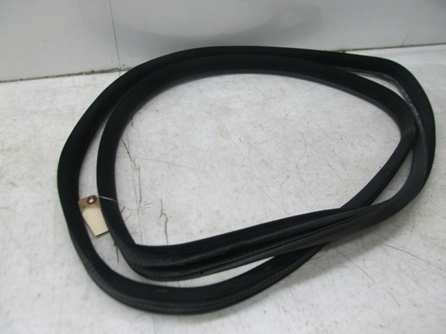 2007-2012 MERCEDES GL450 X164 OEM LEFT REAR DOOR WEATHER STRIP 