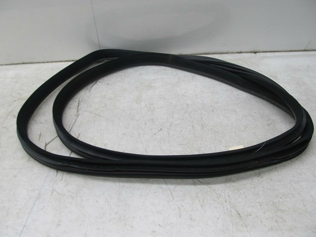 2007-2012 MERCEDES GL450 X164 OEM LEFT REAR DOOR WEATHER STRIP 