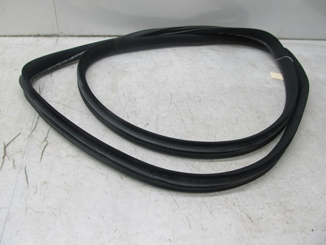 2007-2012 MERCEDES GL450 X164 OEM LEFT REAR DOOR WEATHER STRIP 