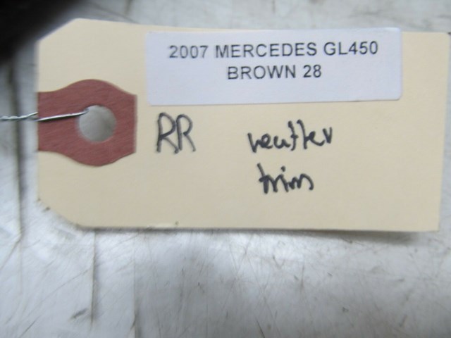2007-2012 MERCEDES GL450 X164 OEM RIGHT REAR DOOR WEATHER STRIP 