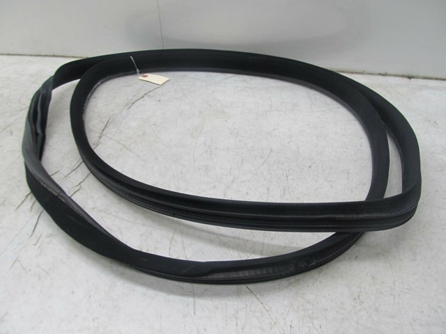 2007-2012 MERCEDES GL450 X164 OEM RIGHT REAR DOOR WEATHER STRIP 