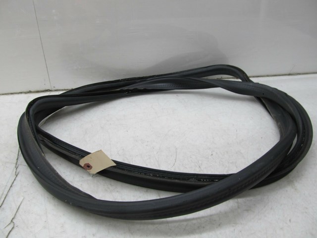 2004-2011 SAAB 9-3 AERO OEM REAR TRUNK WEATHER STRIP 
