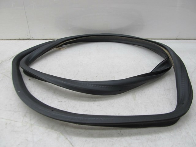 2004-2011 SAAB 9-3 AERO OEM REAR TRUNK WEATHER STRIP 
