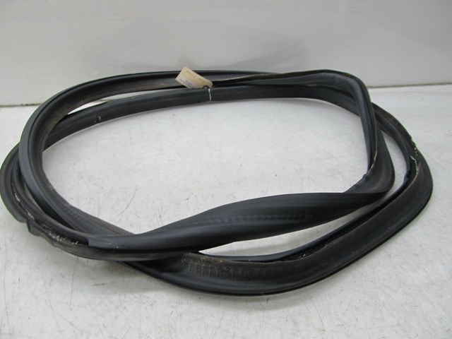 2004-2011 SAAB 9-3 AERO OEM REAR TRUNK WEATHER STRIP 