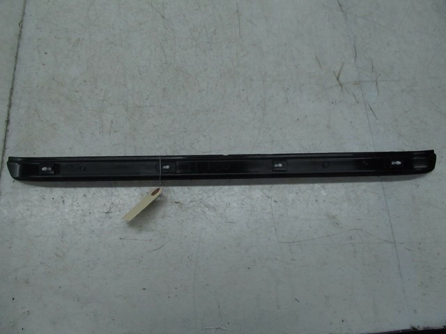2005-2009 SAAB 9-5 OEM RIGHT FRONT DOOR SILL TRIM 4562906