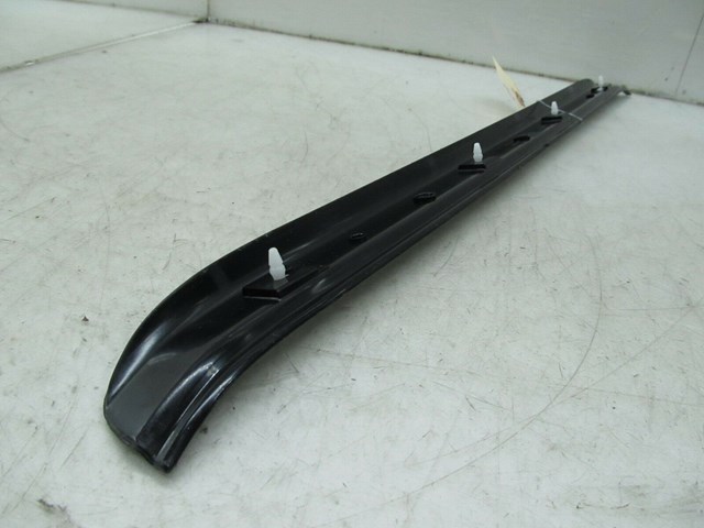 2005-2009 SAAB 9-5 OEM RIGHT FRONT DOOR SILL TRIM 4562906