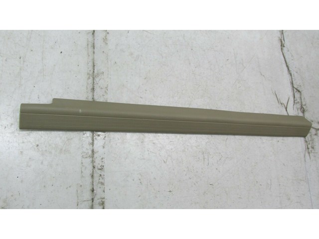 2012-2015 MERCEDES C250 COUPE W204 OEM RIGHT PASSENGER INNER DOOR SILL TRIM  
