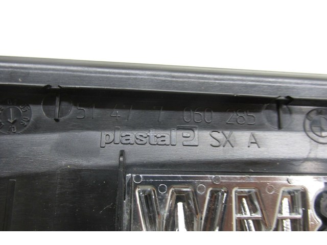 2007-2010 BMW 328xi E90 OEM LEFT REAR SIDE DOOR SILL MOLDING 51 47 7 060 279