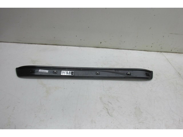 2007-2010 BMW 328xi E90 OEM RIGHT FRONT SIDE DOOR SILL MOLDING 51 47 7 060 279
