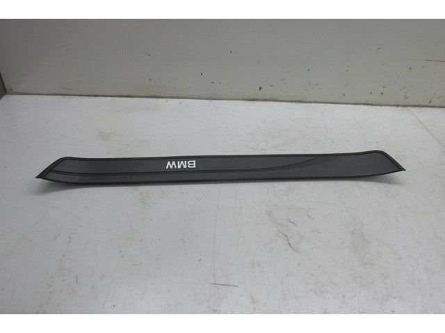 2007-2010 BMW 328xi E90 OEM RIGHT FRONT SIDE DOOR SILL MOLDING 51 47 7 060 279