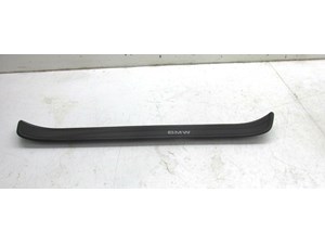 2007-2010 BMW 328xi E90 OEM RIGHT FRONT SIDE DOOR SILL MOLDING 51 47 7 060 279