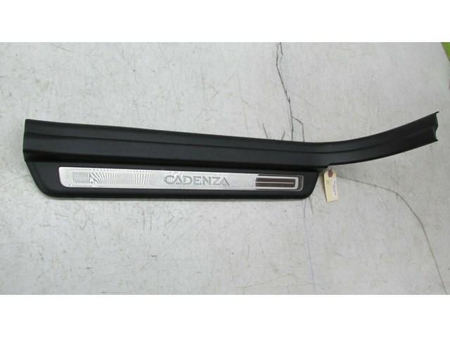 2014-2016 KIA CADENZA OEM RIGHT FRONT PASS SIDE LOWER DOOR SILL ILLUMINATED 