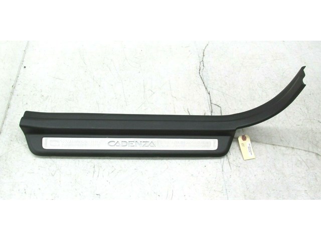 2014-2016 KIA CADENZA OEM RIGHT FRONT PASS SIDE LOWER DOOR SILL ILLUMINATED 