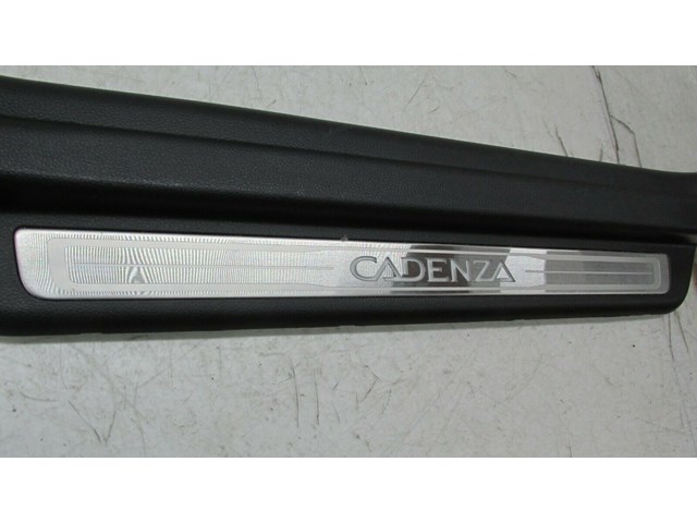 2014-2016 KIA CADENZA OEM RIGHT FRONT PASS SIDE LOWER DOOR SILL ILLUMINATED 