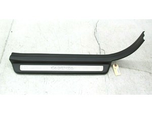 2014-2016 KIA CADENZA OEM RIGHT FRONT PASS SIDE LOWER DOOR SILL ILLUMINATED 