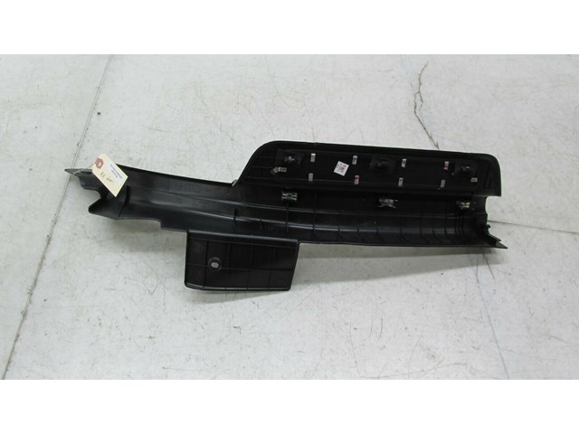 2014-2016 KIA CADENZA OEM RIGHT REAR PASSENGER SIDE LOWER DOOR SILL TRIM 