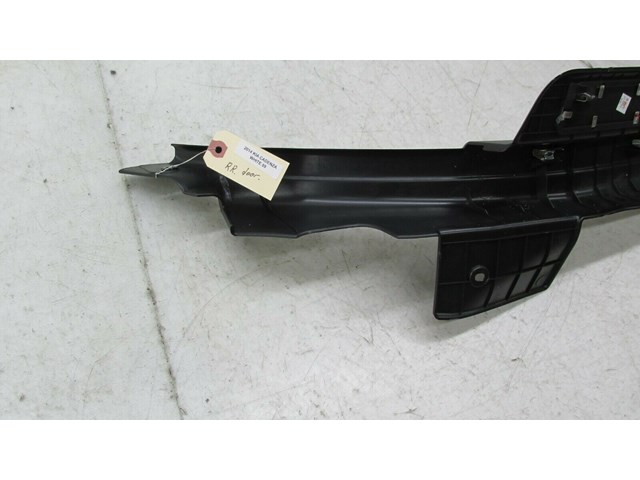 2014-2016 KIA CADENZA OEM RIGHT REAR PASSENGER SIDE LOWER DOOR SILL TRIM 