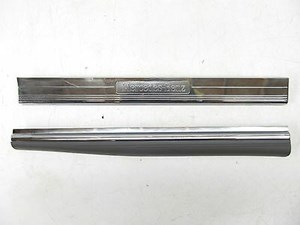 2006-2009 MERCEDES CLS500 W219 OEM RIGHT FRONT DOOR SILL SCUFF PLATE TRIM SET