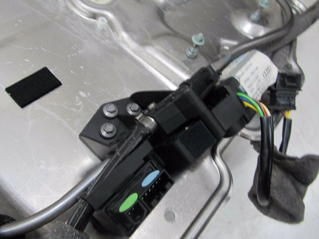 2004-2008 AUDI A8L W12 OEM RIGHT REAR PASSENGER DOOR WINDOW REGULATOR W/ PANEL