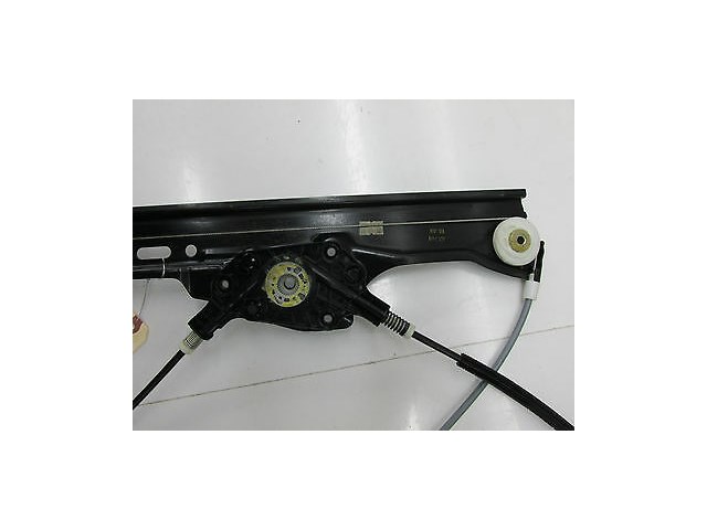 2006-2007 BMW 530XI WAGON E61 OEM LEFT FRONT DOOR WINDOW REGULATOR TRACK