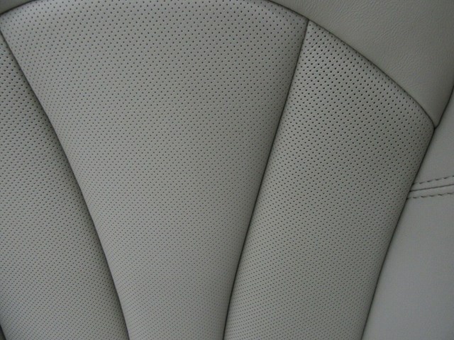 2017-2019 BUICK LACROSSE OEM RIGHT REAR UPPER SEAT CUSHION WITH ARM REST