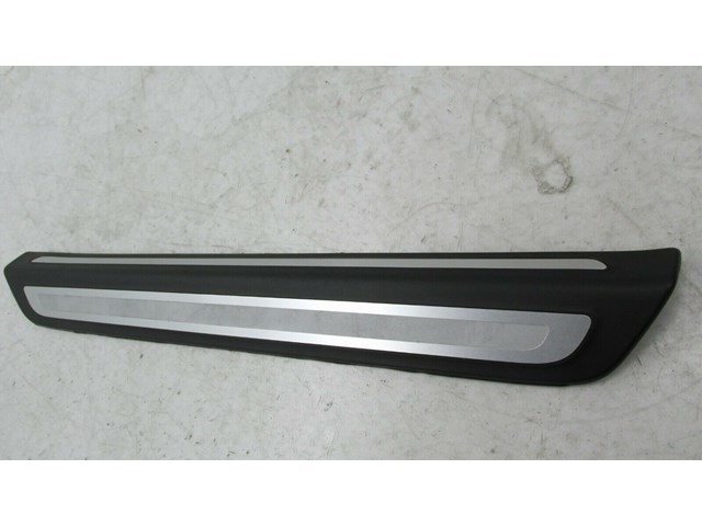 2009-2012 AUDI Q5 8R OEM RIGHT FRONT PASSENGER OUTER DOOR SILL SCUFF PLATE   
