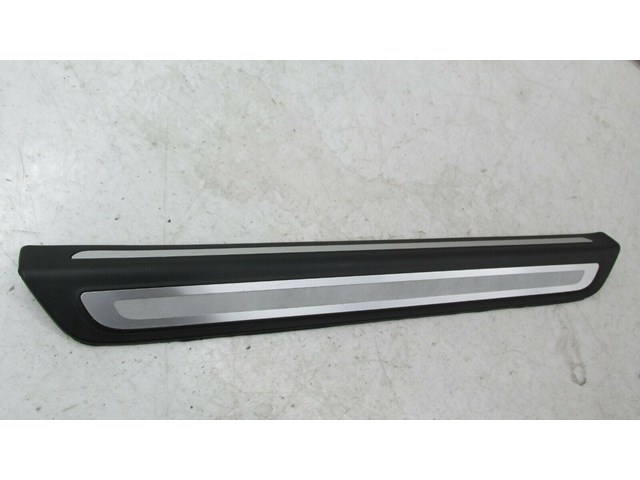 2009-2012 AUDI Q5 8R OEM RIGHT FRONT PASSENGER OUTER DOOR SILL SCUFF PLATE   