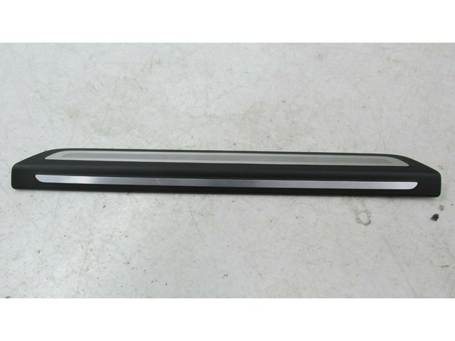 2009-2012 AUDI Q5 8R OEM RIGHT FRONT PASSENGER OUTER DOOR SILL SCUFF PLATE   