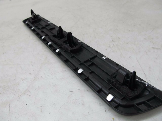 2014-2016 ACURA MDX OEM RIGHT FRONT PASSENGER DOOR SILL SCUFF PLATE 84202-TZ5A01