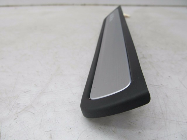 2014-2016 ACURA MDX OEM RIGHT FRONT PASSENGER DOOR SILL SCUFF PLATE 84202-TZ5A01