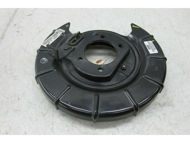 2014-2016 KIA CADENZA OEM RIGHT REAR BRAKE DUST SHIELD 