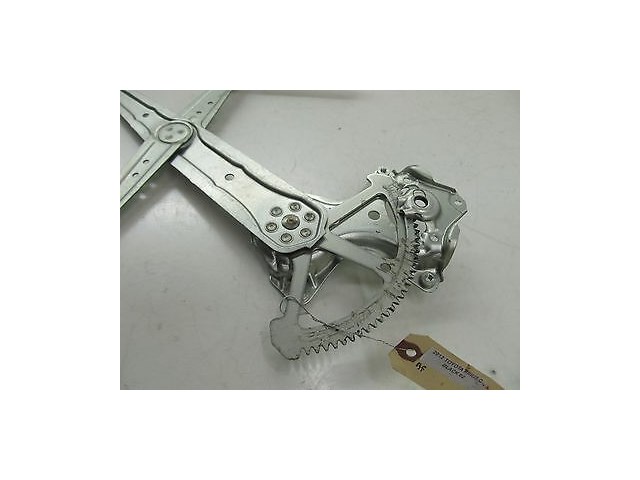 2012-2015 TOYOTA PRIUS C OEM RIGHT FRONT PASSENGERS SIDE WINDOW REGULATOR