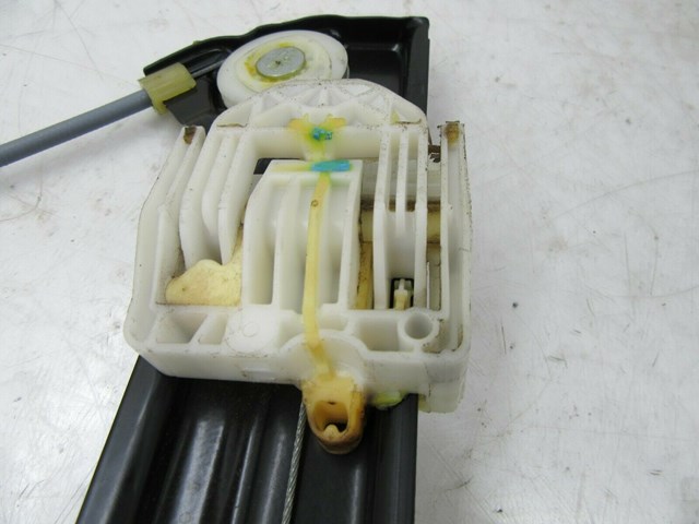 2007-2010 BMW X5 E70 OEM LEFT FRONT DRIVER DOOR WINDOW REGULATOR WITHOUT MOTOR