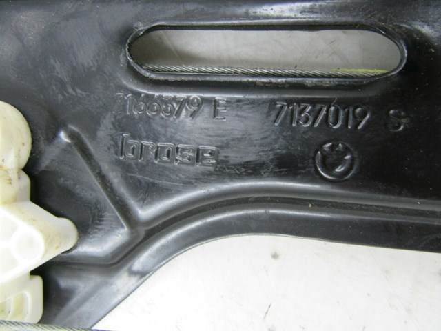 2007-2010 BMW X5 E70 OEM LEFT FRONT DRIVER DOOR WINDOW REGULATOR WITHOUT MOTOR