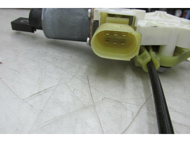  2009-2013 BMW 328i E93 LCI OEM LEFT DRIVER DOOR WINDOW REGULATOR WITH MOTOR 