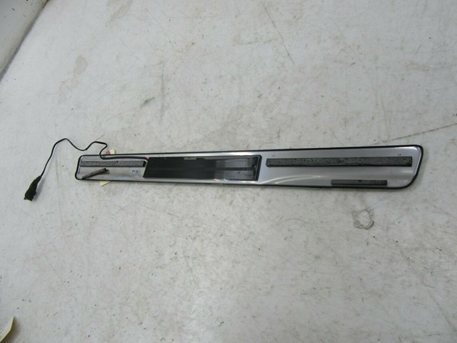 2013-2018 NISSAN SENTRA SV OEM RIGHT FRONT ILLUMINATED DOOR SILL SCUFF PLATE