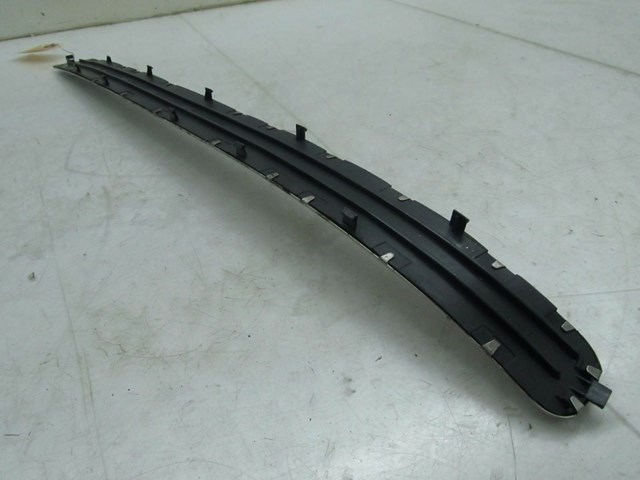 2004-2007 VOLKSWAGEN TOUAREG OEM LEFT FRONT DOOR SILL TRIM PANEL 
