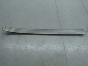 2004-2007 VOLKSWAGEN TOUAREG OEM LEFT FRONT DOOR SILL TRIM PANEL 